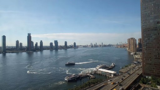 New York City - East River webcam